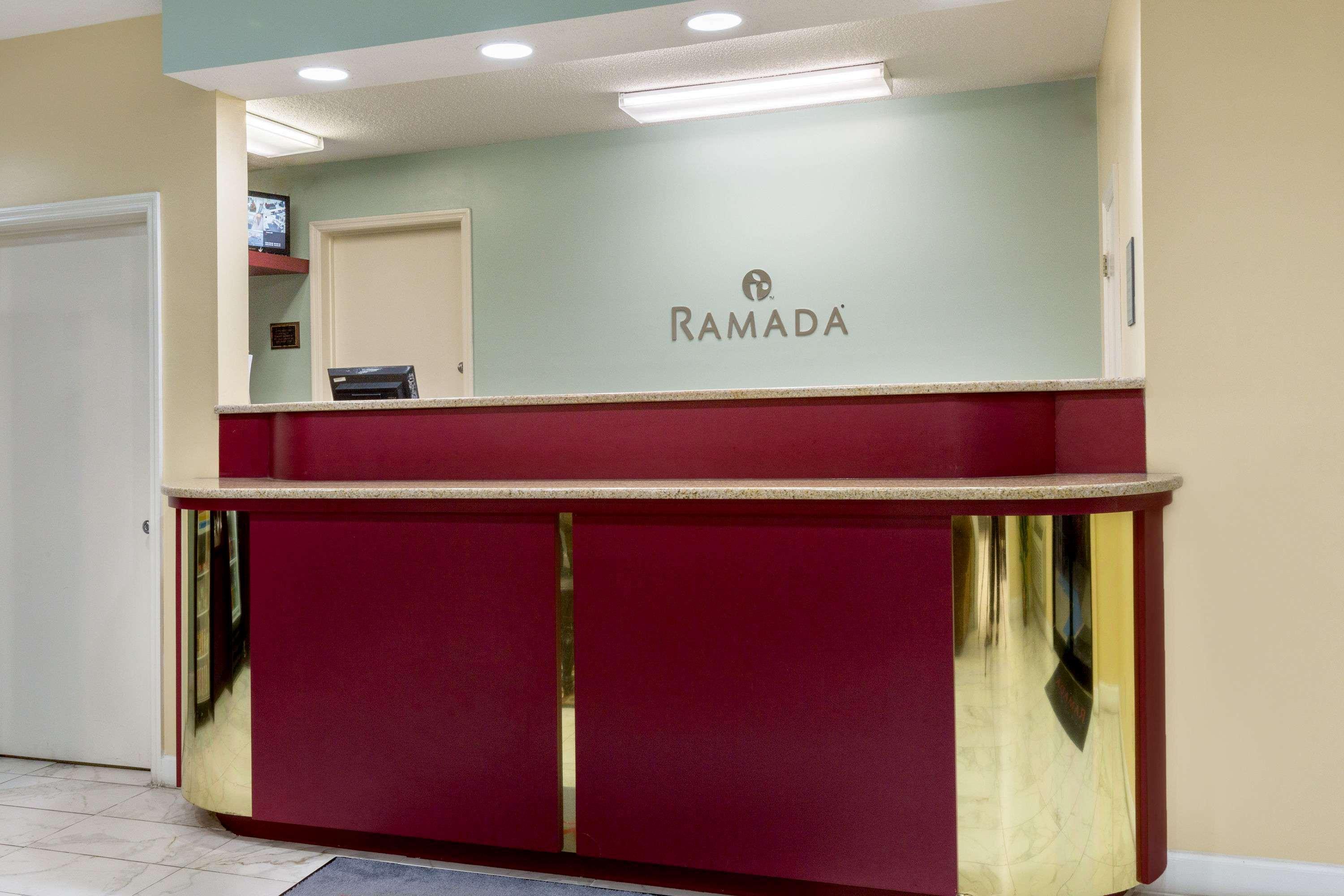 Ramada By Wyndham Pelham Ξενοδοχείο Εξωτερικό φωτογραφία