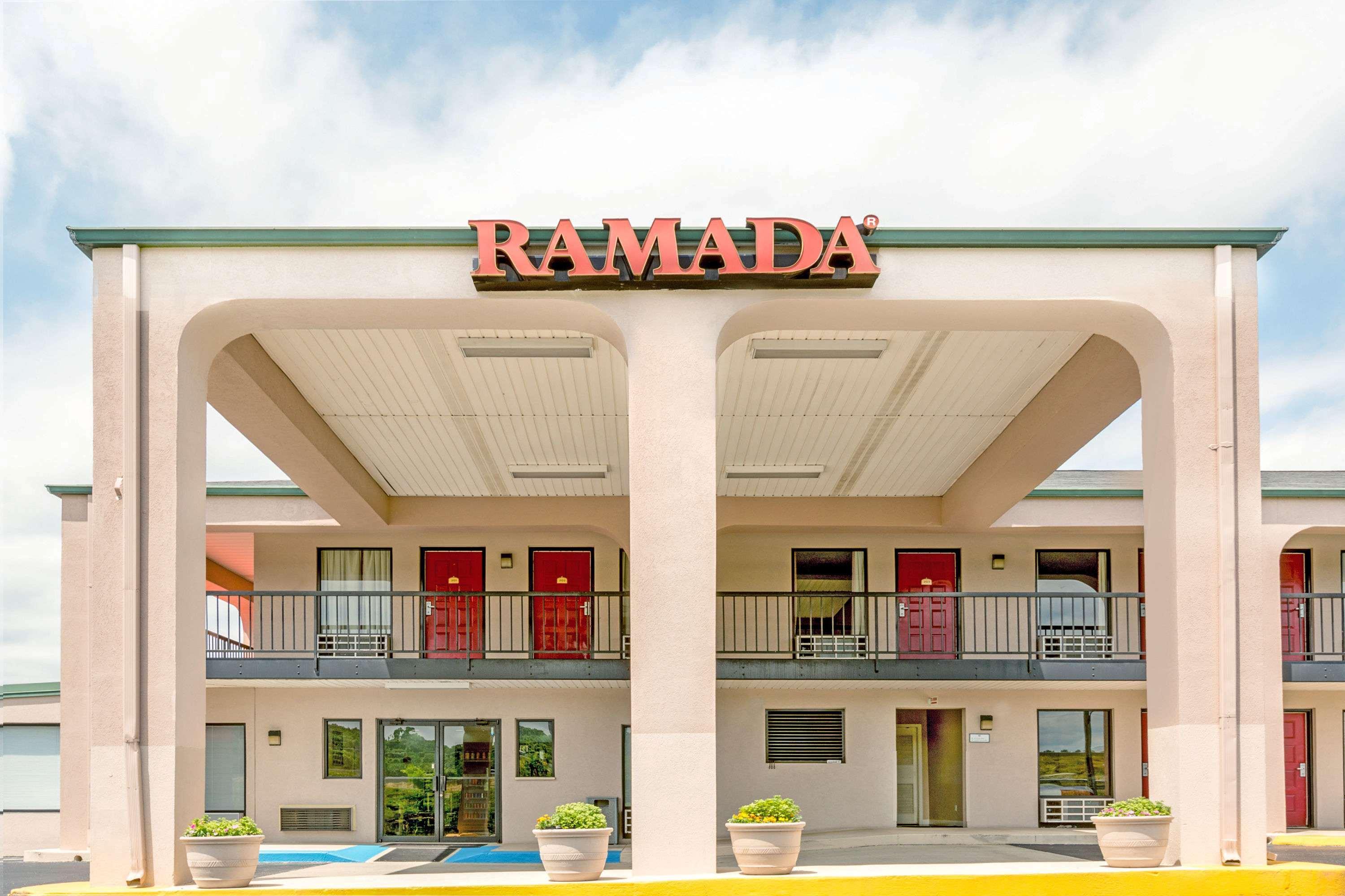 Ramada By Wyndham Pelham Ξενοδοχείο Εξωτερικό φωτογραφία